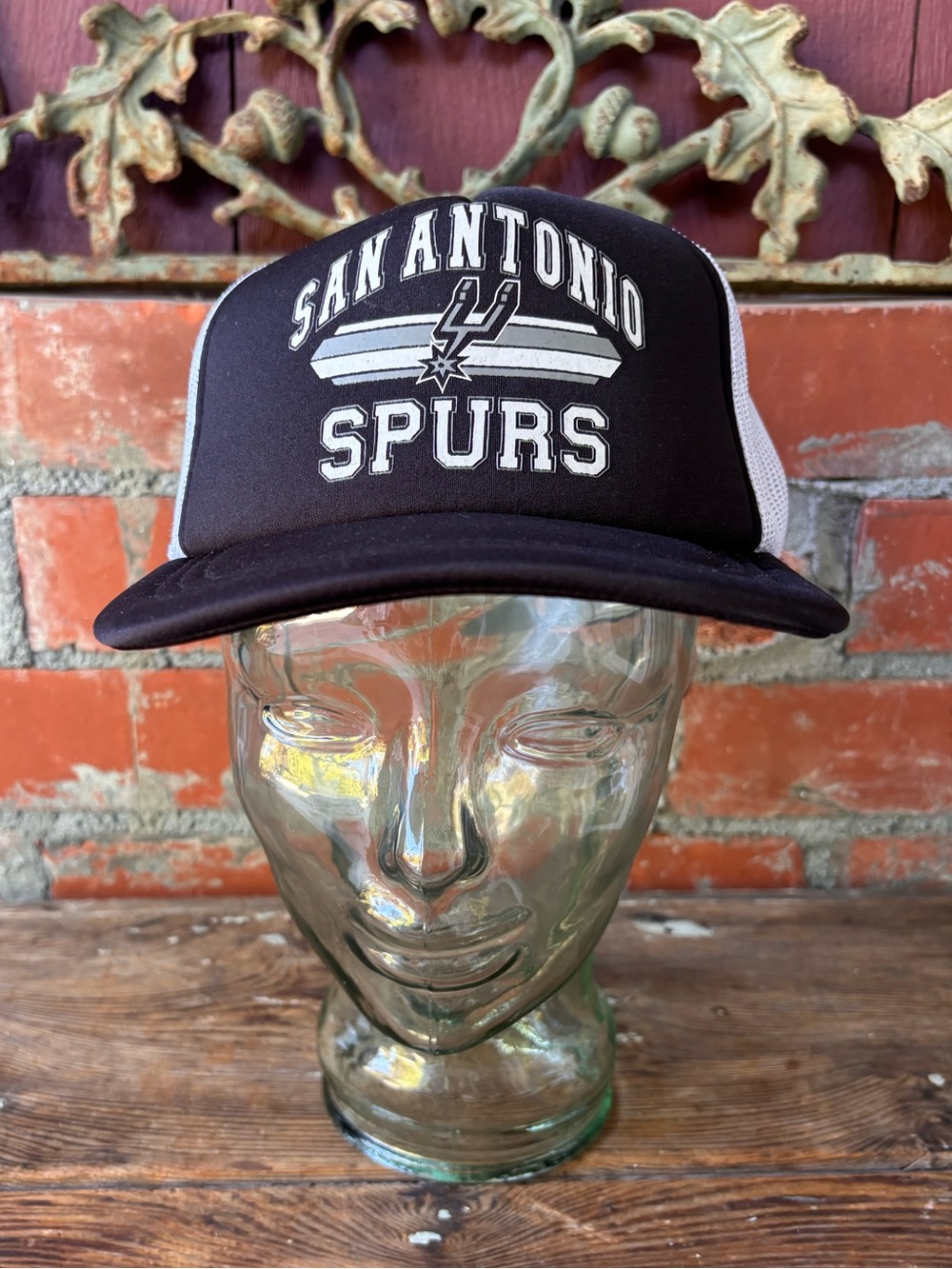 Vintage NBA Adidas San Antonio Spurs Snapback Trucker Hat Adult
Excellent Cond